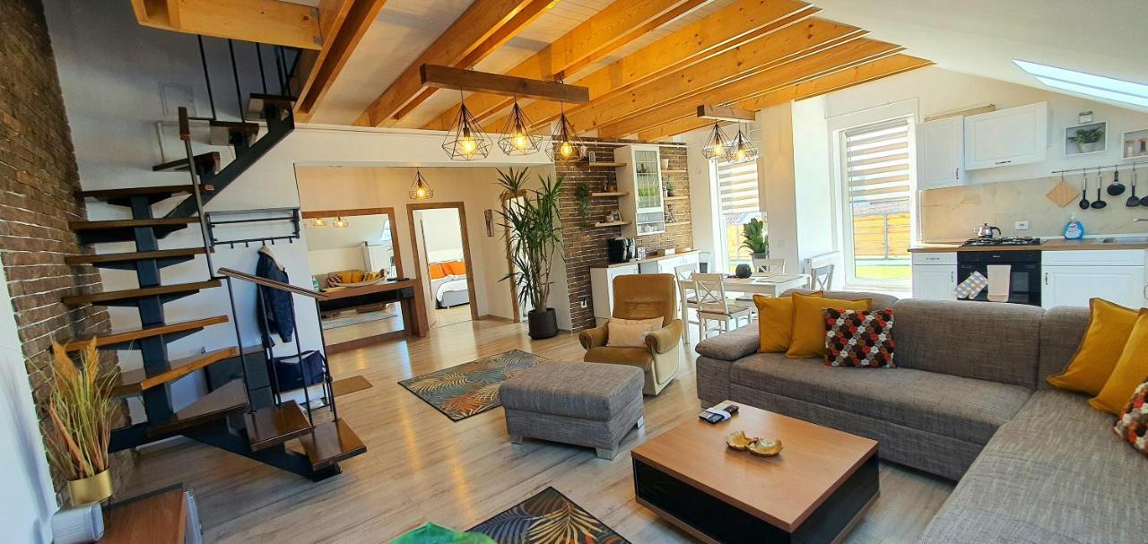 Hoobee Home & Rooftop Terrace Târgu-Mureş Екстериор снимка
